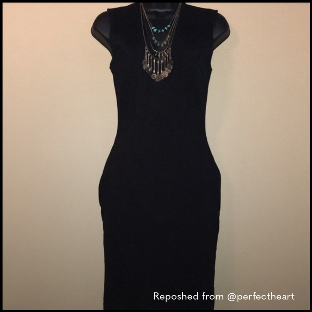 EUC Lulus black form fitting dress